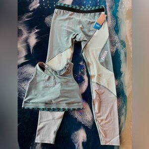 2 Piece NWT Hoka Hupana Tight Sz Small & NWOT matching Sports Bra Small OFFER!